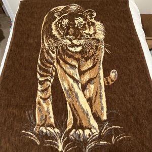 VTG Crown Crafts Tiger Plush Throw Blanket Vuteks 56" x 78” Yugoslavia Eclectic